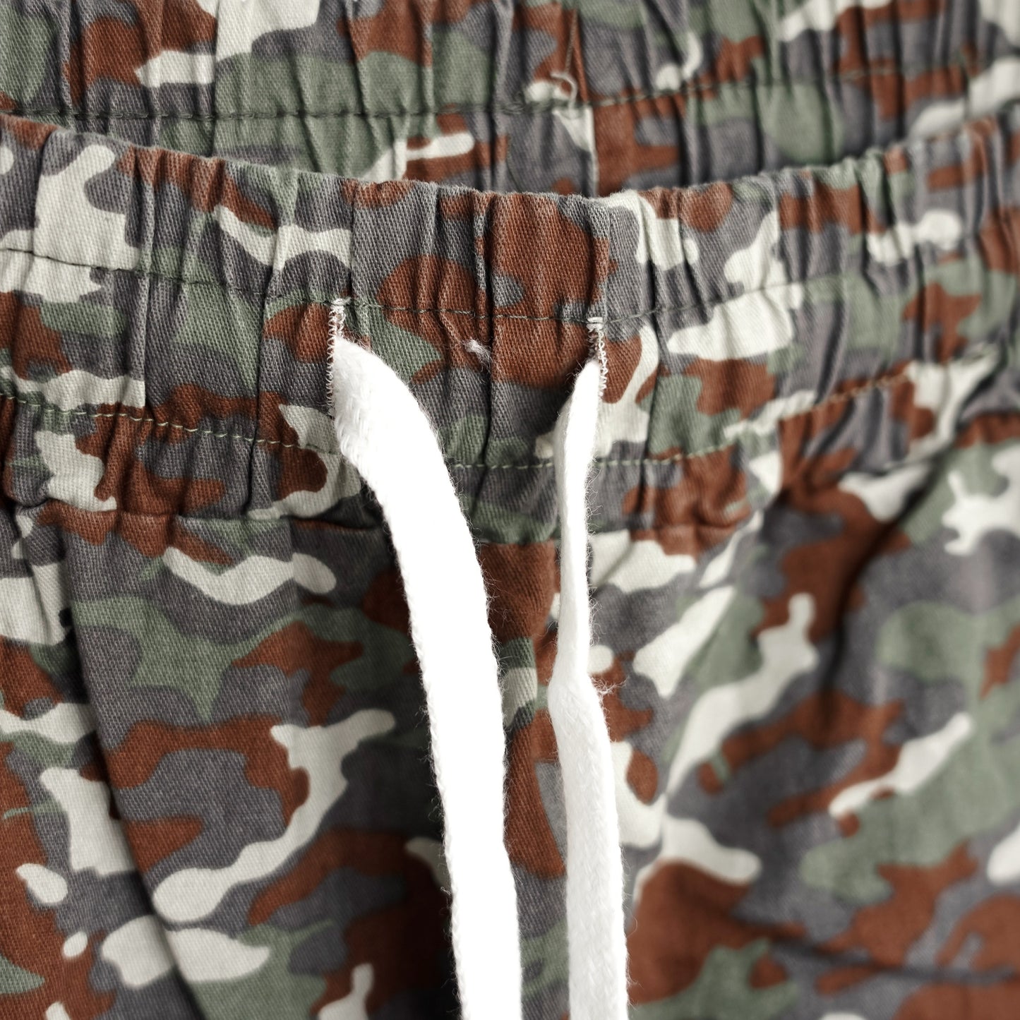Camouflage Hose mit seitlichen Taschen und Knöpfen Unisex Jogger